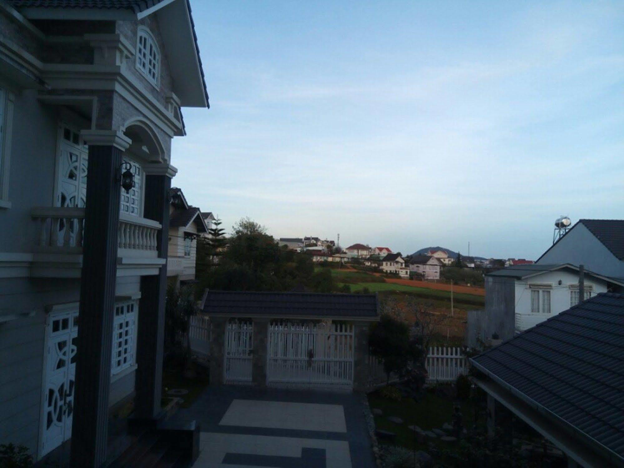 Anada Hotel Suites Dalat Exterior foto
